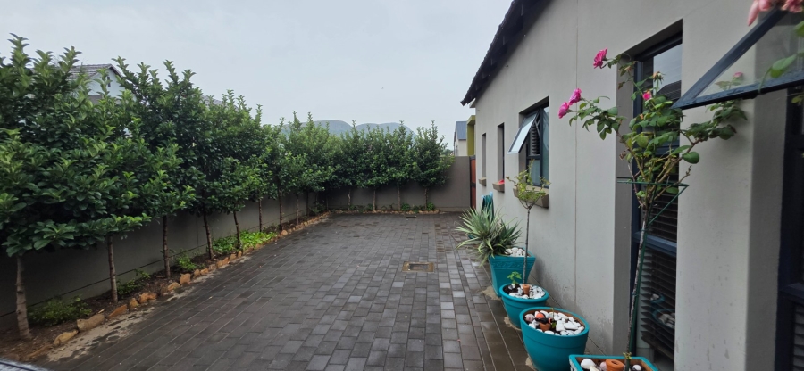 To Let 4 Bedroom Property for Rent in Leloko Lifestyle Estate North West